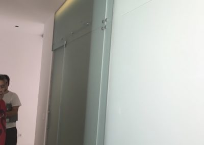 5 Cerramiento de cuarto de baño ducha y aseo. Vidrio mate Lista Madrid Mamparas de baño